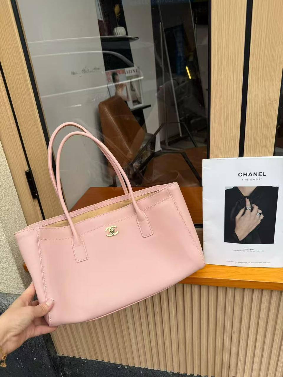 Chanel
Master🌺🌺
310 dhs💛

Zain153
♥️♥️♥️
