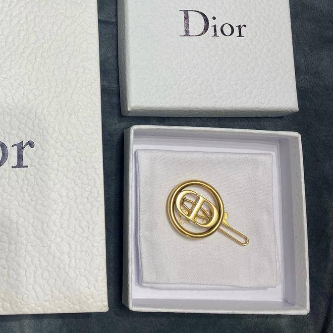 HAIR CLIP
MASTER✨
60 DHS🇦🇪🇦🇪
LIMITED PIECES
WITH BOX AND PAPER BAG🎁🛍️

Zain89
♥️♥️♥️