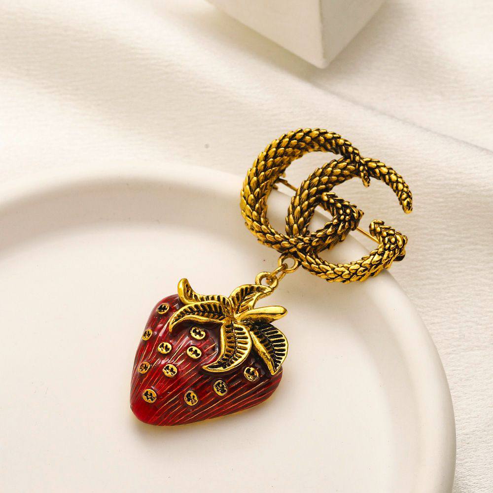 New arrival branded Brooches 
30 dhs🪙🌨️
40 dhs🪙🌨️

pc with branded box and paper bag🎁🎁🎁

Zain243
♥️♥️♥️