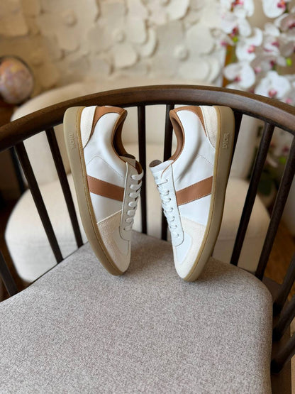 Christian Dior 
*AAA quality*
*size:40 to 46* 
450 dhs✅

Zain185
♥️♥️♥️