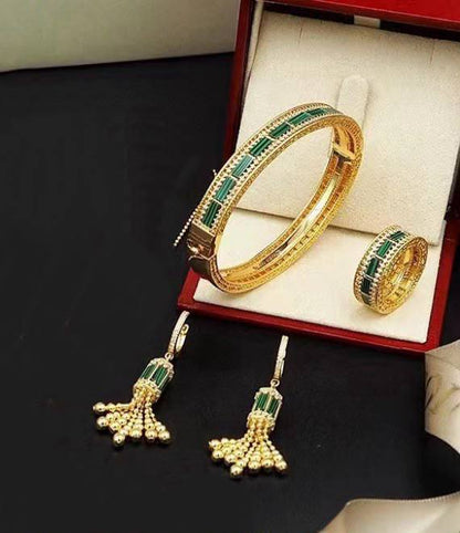 ROBERTO COIN 
Necklace 😍
Earring 🔥
Bangle 🦋
Ring 💍 6,7,8,9
Master quality ✨
With normal boxes 📦 
305 dhs🇦🇪🇦🇪


With master box 🗃️ 
365 dhs🇦🇪🇦🇪

Zain216
♥️♥️♥️