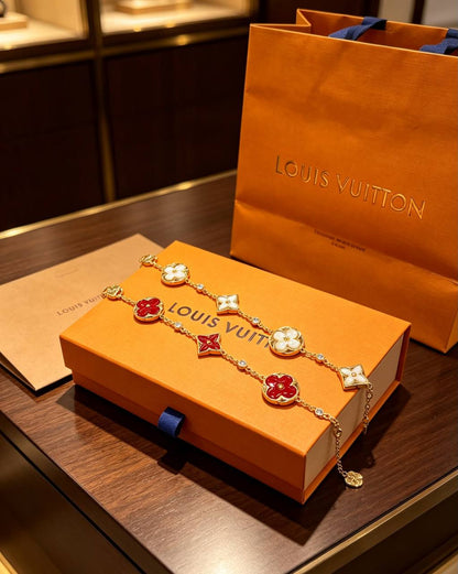 LOUIS VUITTON 😍
Bracelet 🦋
Master quality 💯

With normal boxes 🗃️ 
95 dhs🇦🇪🇦🇪🇦🇪

With master box 📦 
105 dhs🇦🇪🇦🇪🇦🇪

Zain216
♥️♥️♥️