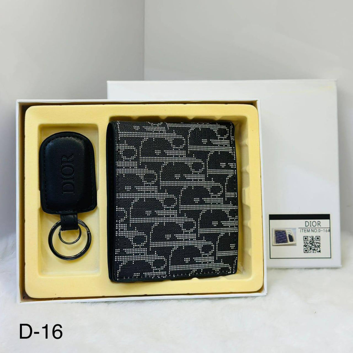 WALLET SET

 GOOD QUALITY 

30 dhs🇦🇪🇦🇪

Zain40
♥️♥️♥️