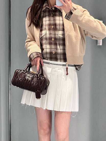 MIU MIU 

NEW CAME 
HIGH QUALITY 

WITH BOX 
115 dhs🇦🇪🇦🇪

Zain39
♥️♥️♥️