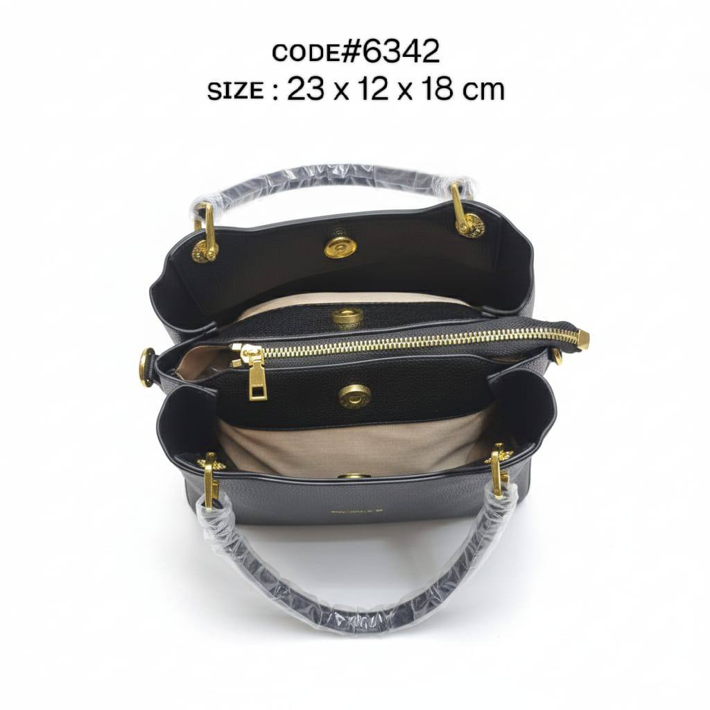 PRADA ᴛᴏᴘ ʜᴀɴᴅʙᴀɢ
ᴍᴀᴛᴛᴇ ʟᴇᴀᴛʜᴇʀ ᴍᴀᴛᴇʀɪᴀʟ
ᴛʜʀᴇᴇ ᴄᴏᴍᴘᴀʀᴛᴍᴇɴᴛ
ᴡɪᴛʜ ʟᴏɴɢ ʙᴇʟᴛ sᴛʀᴀᴘ
ɢᴏʟᴅ ʜᴀʀᴅᴡᴀʀᴇ
sɪᴢᴇ : 23 cm

75 dhs✅

Zain31
♥️♥️♥️