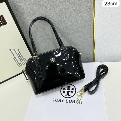 🎉 Offer 🎊  Tory Burch

Size :  23 ~ 20 cm

85 dhs🇦🇪

with box🎁

Zain115
♥️♥️♥️