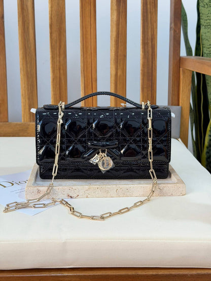 DIOR💫
Super Master Quality ⚡️
Original Packing 🎁
Size 21CM📏

For Price 👇 WhatsApp✅
0568585901 
0507557372
0552275751 Owner Zain 👌

Zain321
♥️♥️♥️
