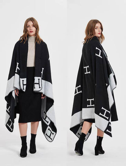 New collection 
Master 
Throw blanket in Merinos wool and cashmere (90%
rinos wool, 10% cashmere)
Size 135*170
👉🏽Blanket 
140 dhs🪙🌨️
👉🏽Pillows with feeling
70 dhs🪙🌨️

Zain99
♥️♥️♥️