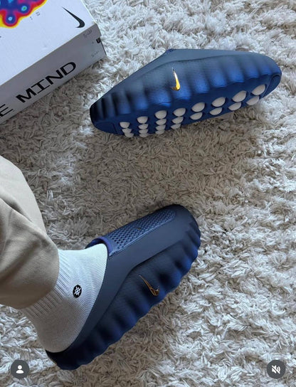 Nike Mind 001 Slide
Blackened Blue Game Royal，
Size 36-47 ，
230 dhs✅

Zain18
♥️♥️♥️