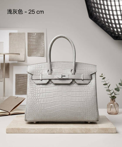 HERMES ʙɪʀᴋɪɴ
ᴄʀᴏᴄᴏᴅɪʟᴇ ʟᴇᴀᴛʜᴇʀ
sɪʟᴠᴇʀ ʜᴀʀᴅᴡᴀʀᴇ
ᴡɪᴛʜ ʟᴏɴɢ ʙᴇʟᴛ sᴛʀᴀᴘ
sɪᴢᴇ: 25 cm

120 dhs🇦🇪🇦🇪

Zain31
♥️♥️♥️