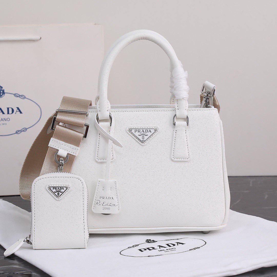 Prada - YSL - Master Bags 👌
For Price 👇 WTSP Text Zain 0568585901

Zain142
♥️♥️♥️