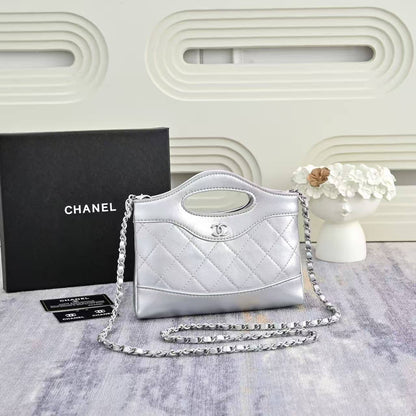 Chanel
withbox 
95 dhs🇦🇪🇦🇪

Zain143
♥️♥️♥️