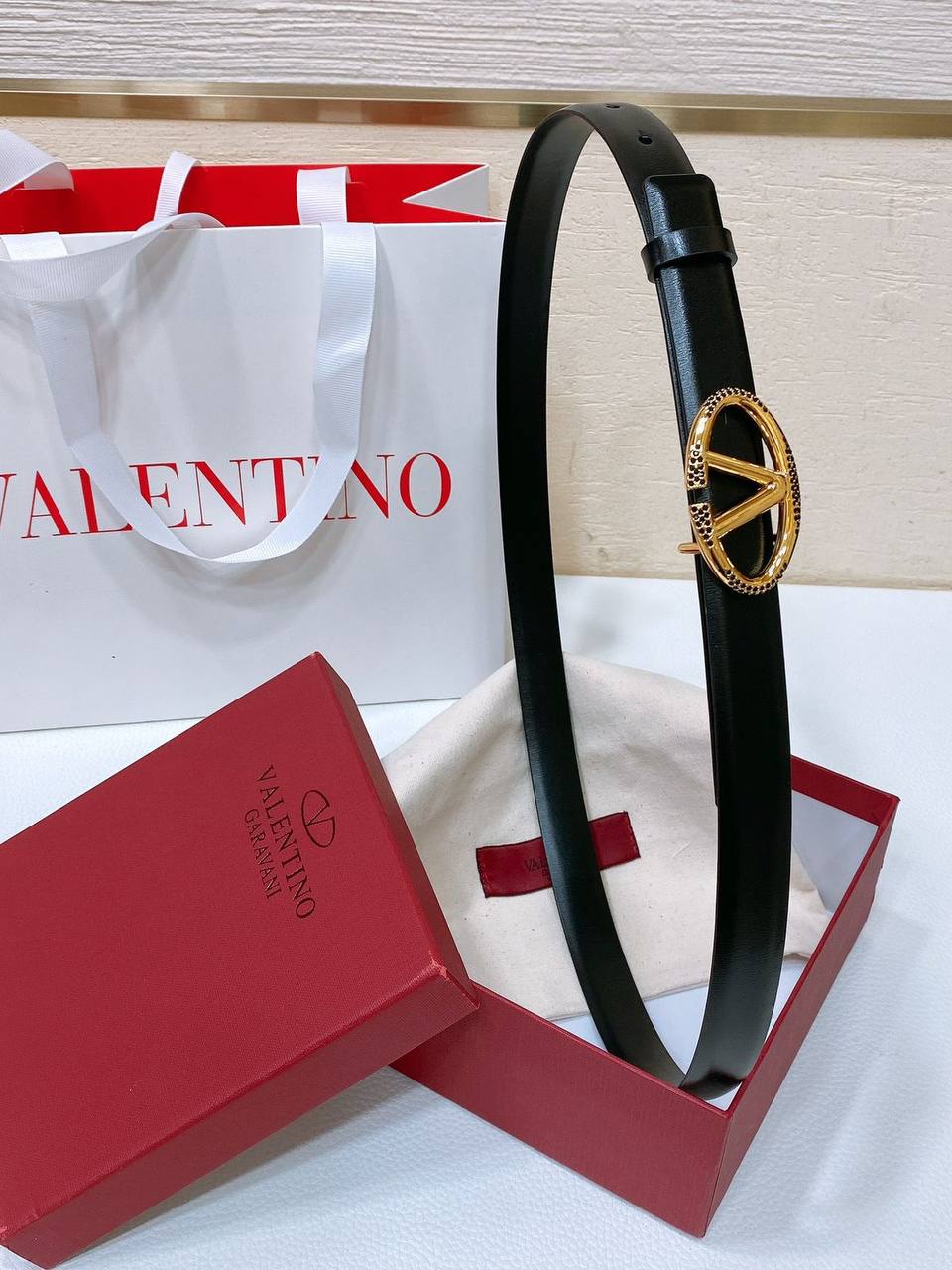 Valentino
*💕2.cm💕*
💞*Master quality*💞
280 dhs🪙🌺

Zain164
♥️♥️♥️