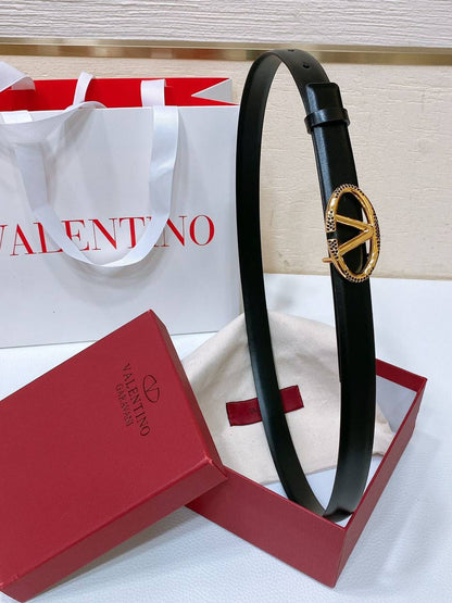 Valentino
*💕2.cm💕*
💞*Master quality*💞
280 dhs🪙🌺

Zain164
♥️♥️♥️