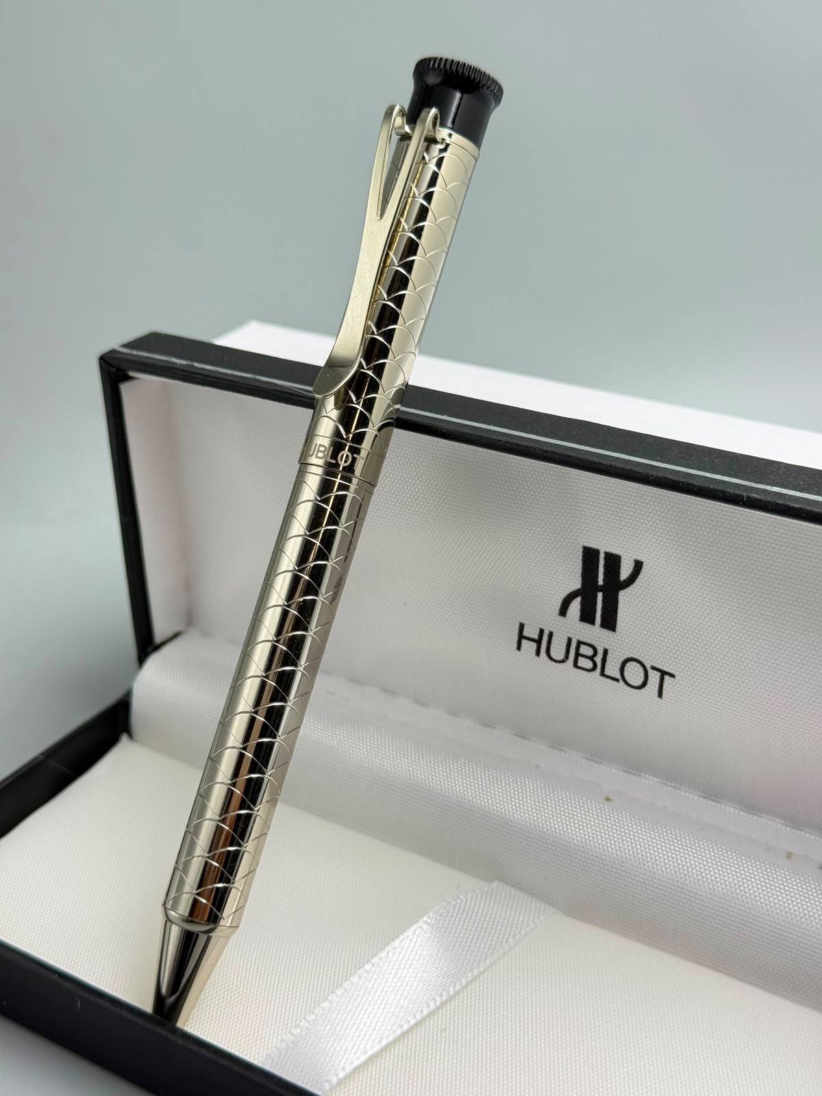 Cartier 
Dior 
Gucci
Glorgio armani
Mont blanc
Lv
Hublot

55 dhs🇦🇪🇦🇪

Zain182
♥️♥️♥️