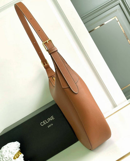 CELINE 
NEW CAME 
GOOD QUALITY 
105 dhs👑

Zain39
♥️♥️♥️