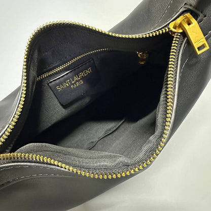 YSL 
GOOD QUALITY
 WITH BOX🎁
100 dhs✅

Zain295
♥️♥️♥️