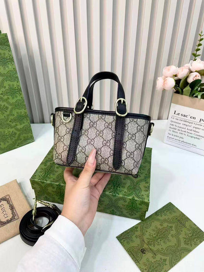 Gucci

95 dhs🗽

With Box
🎁🎁🎁

Zain50
♥️♥️♥️
