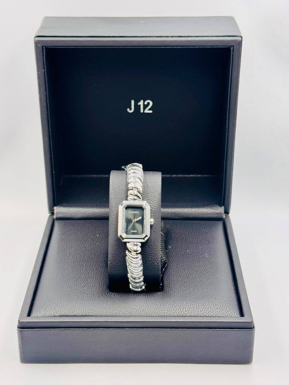 Chanel Ladies
*New arrival*🔥
55 dhs✅

Zain08
♥️♥️♥️