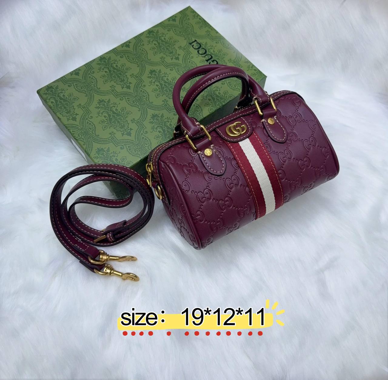 Gucci
✨✨NEW ✨✨
95 dhs🪙🌨️

with box
🎁🎁🎁

Zain38
♥️♥️♥️