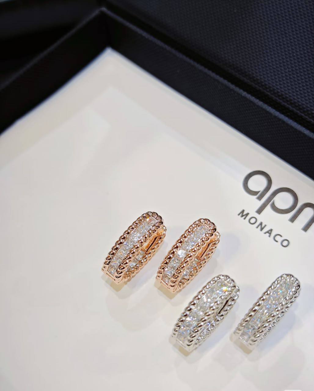 APM Ser 🎊
Necklace 
Earrings 
Ring 💍 
*Master Quality* 🪎

*180* AED normal box 📦 
*210* AED master box 🗃️

Zain48
♥️♥️♥️