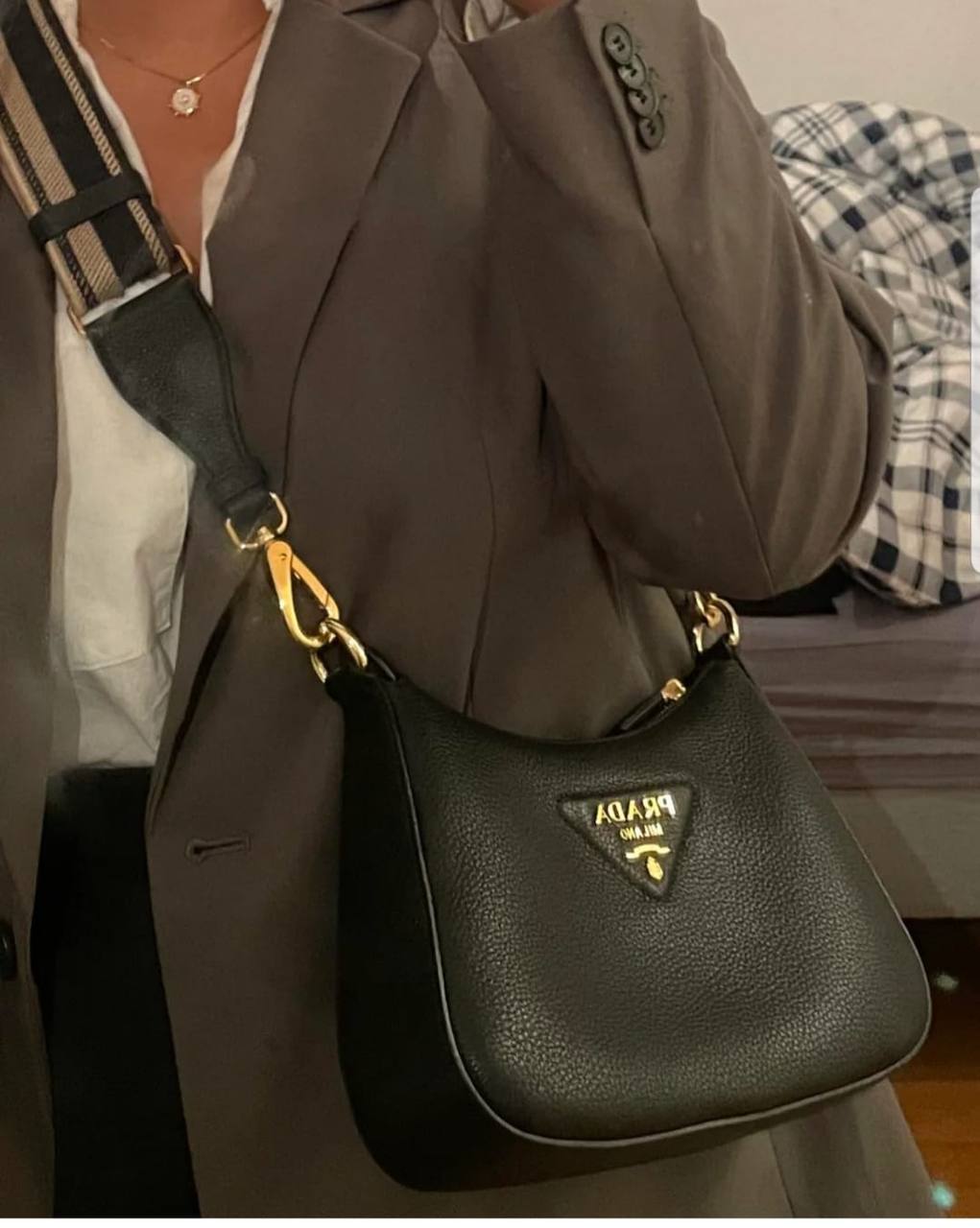 Prada

100 dhs✅

with box
🎁🎁🎁

Zain235
♥️♥️♥️