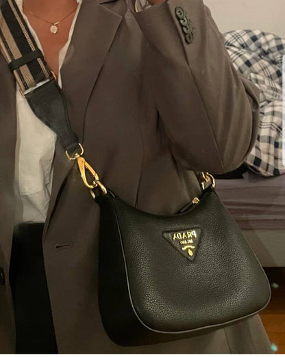 Prada

100 dhs✅

with box
🎁🎁🎁

Zain235
♥️♥️♥️