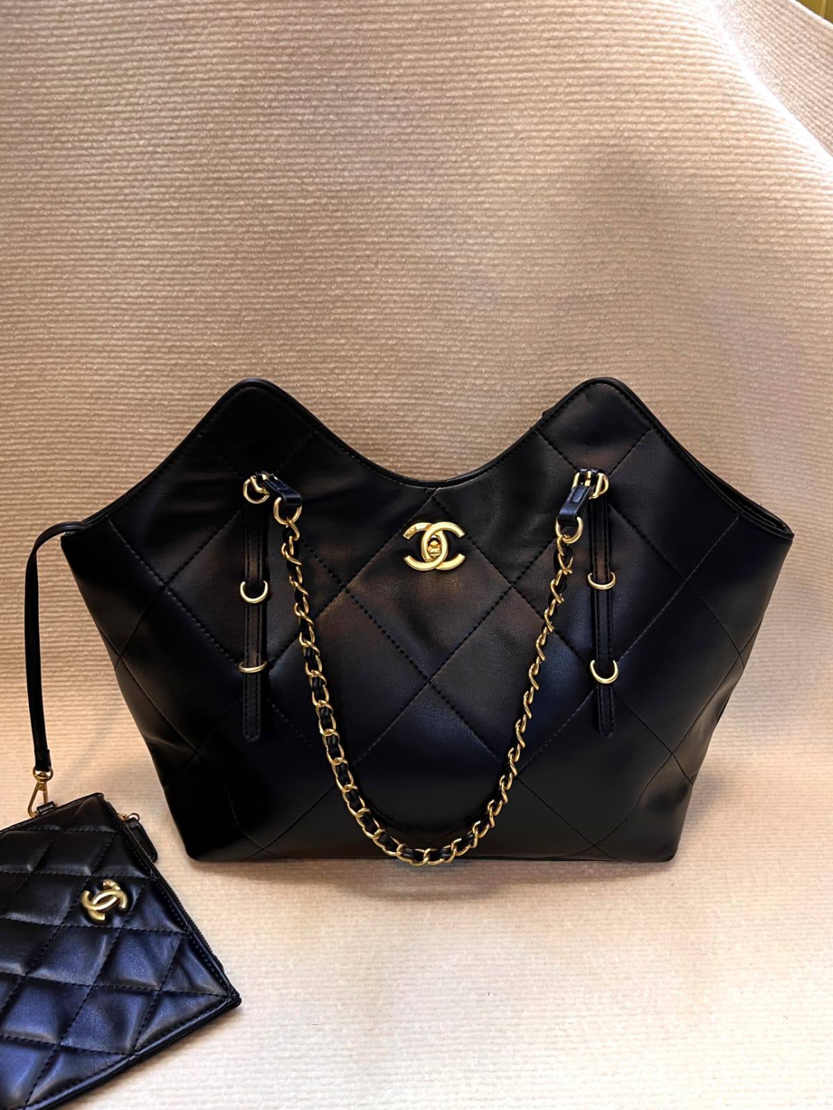Chanel
 high quality  

41cm
100 dhs🇦🇪🇦🇪

Zain26
♥️♥️♥️