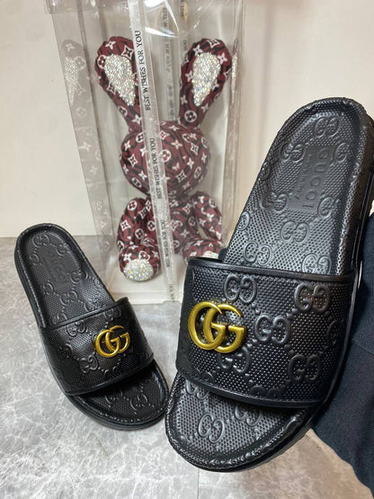 RAMADAN 
OFFER OFFER 🤩🤩
Dior Fendi  Gucci Slipper’s 
120 dhs🇦🇪

Zain242
♥️♥️♥️