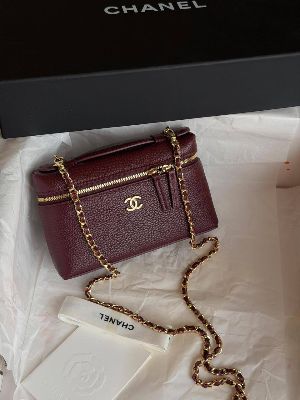 Chanel
 𝐕𝐀𝐍𝐈𝐓𝐘 𝐂𝐀𝐒𝐄 𝐖𝐈𝐓𝐇 𝐂𝐇𝐀𝐈𝐍 𝐒𝐔𝐏𝐄𝐑 𝐌𝐀𝐒𝐓𝐄𝐑 𝐐𝐔𝐀𝐋𝐈𝐓𝐘 
𝐋𝐀𝐑𝐆𝐄 -1300 dhs✅
𝐌𝐞𝐝𝐢𝐮𝐦 - 1250 dhs✅
𝐒𝐦𝐚𝐥𝐥 - 1200 dhs✅

ETAG4
♥️♥️♥️
