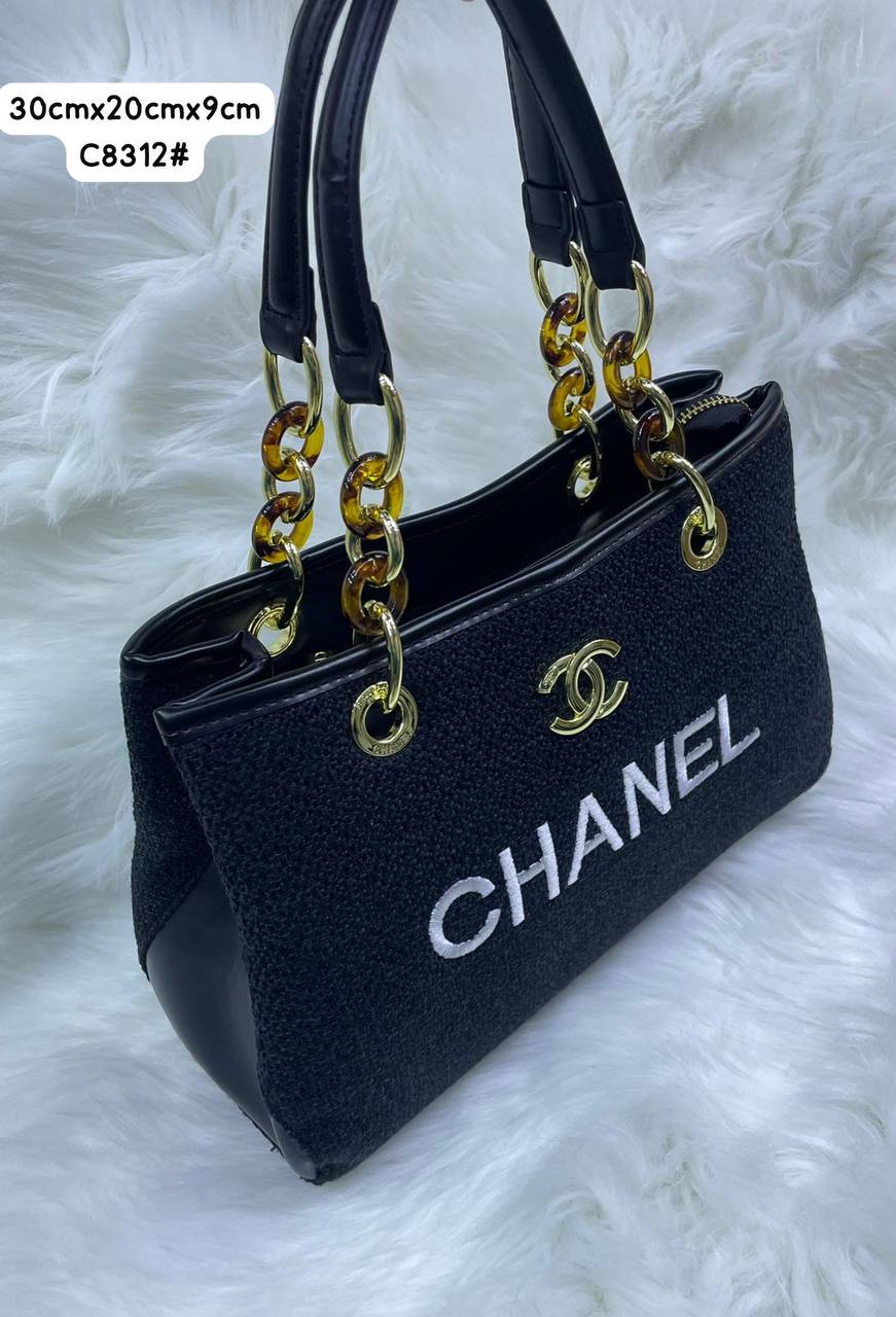 Chanel 
95 dhs✅

Zain72
♥️♥️♥️