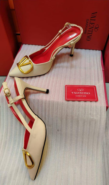 Valentino 
High heel,
High Quality 
Size 36 To 41
105 dhs💓

Zain16
Zain120
♥️♥️♥️