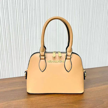 Michel Kors 
70 dhs🇦🇪🇦🇪🇦🇪

Zain232
♥️♥️♥️