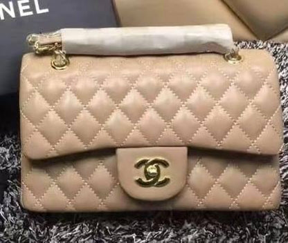 Chanel
110 dhs✅
 size 25cm👈

Zain161
♥️♥️♥️