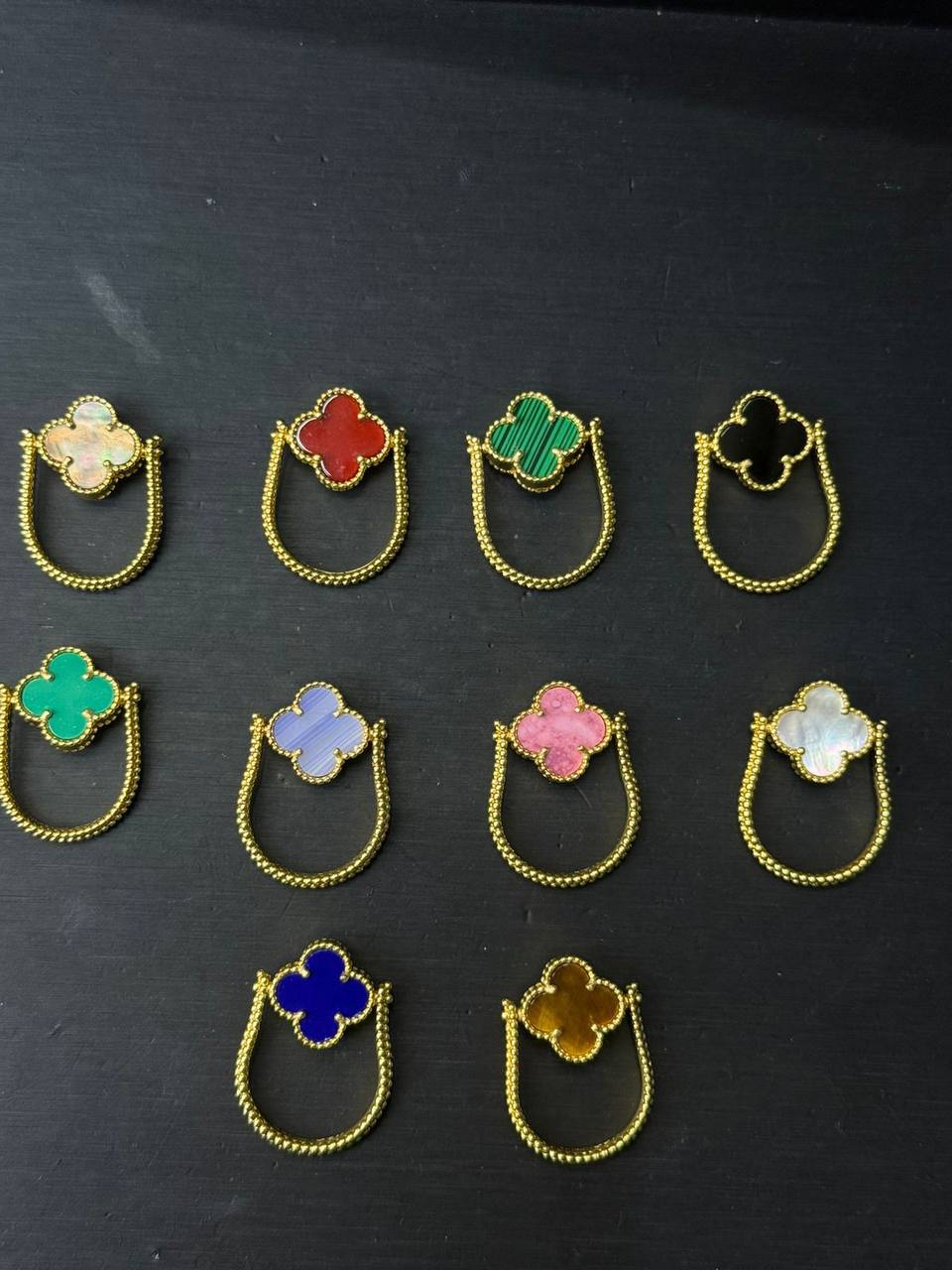 VCA ❤️‍🔥
Master quality 💯

Ring 💍 size available 👇
6,7,8,9

With normal boxes 🗃️ 
60 dhs🇦🇪🇦🇪 
With master box 📦 
75 dhs🇦🇪🇦🇪 

 Zain216
♥️♥️♥️
