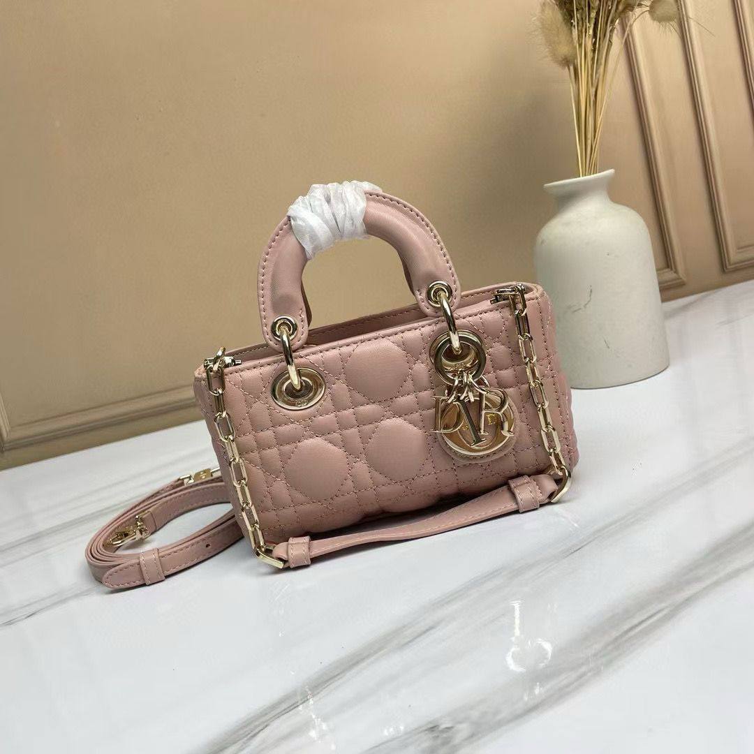Dior
master💓
270 dhs✅

Zain153
♥️♥️♥️