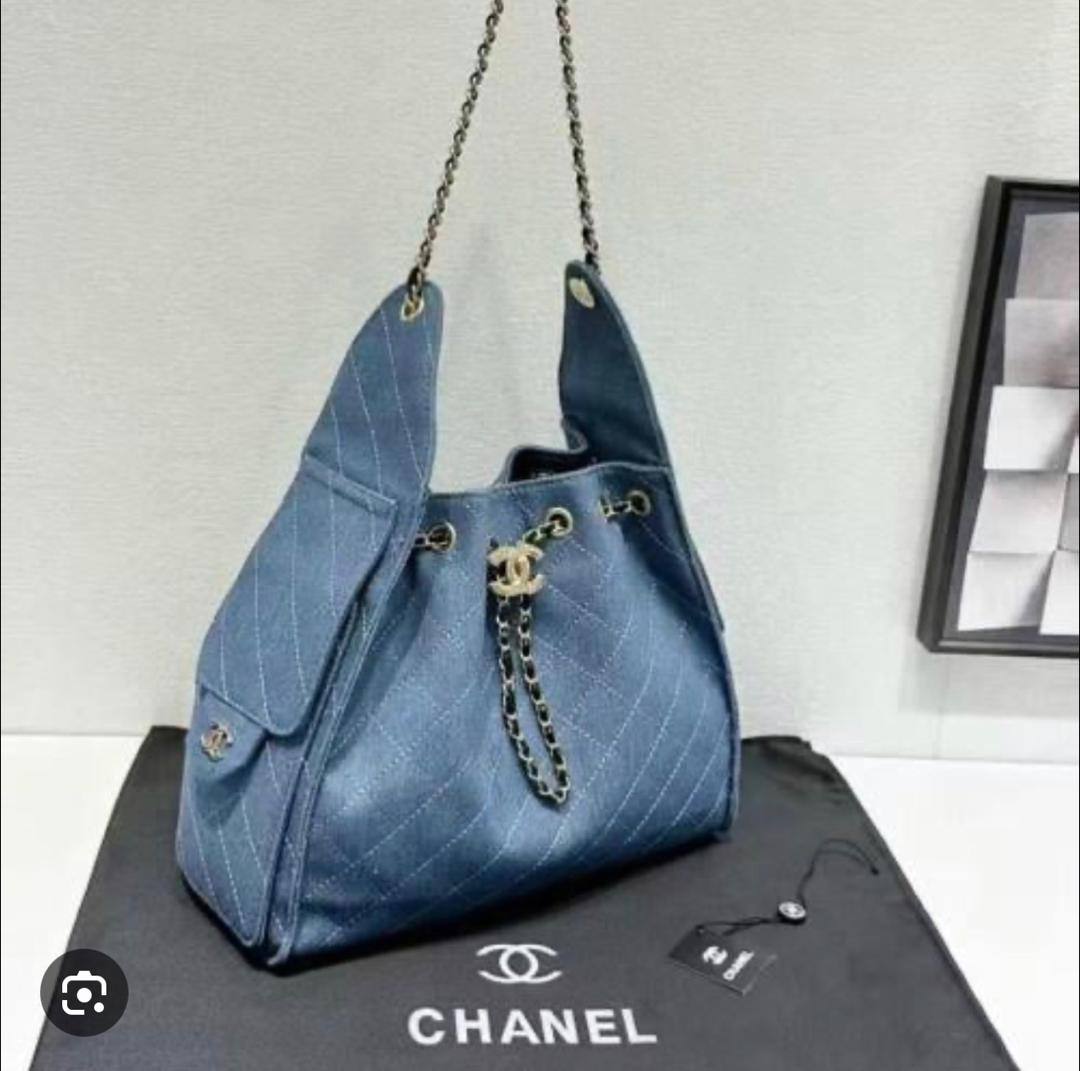 Chanel
100 dhs🌺
high quality
25cm

Zain26
♥️♥️♥️