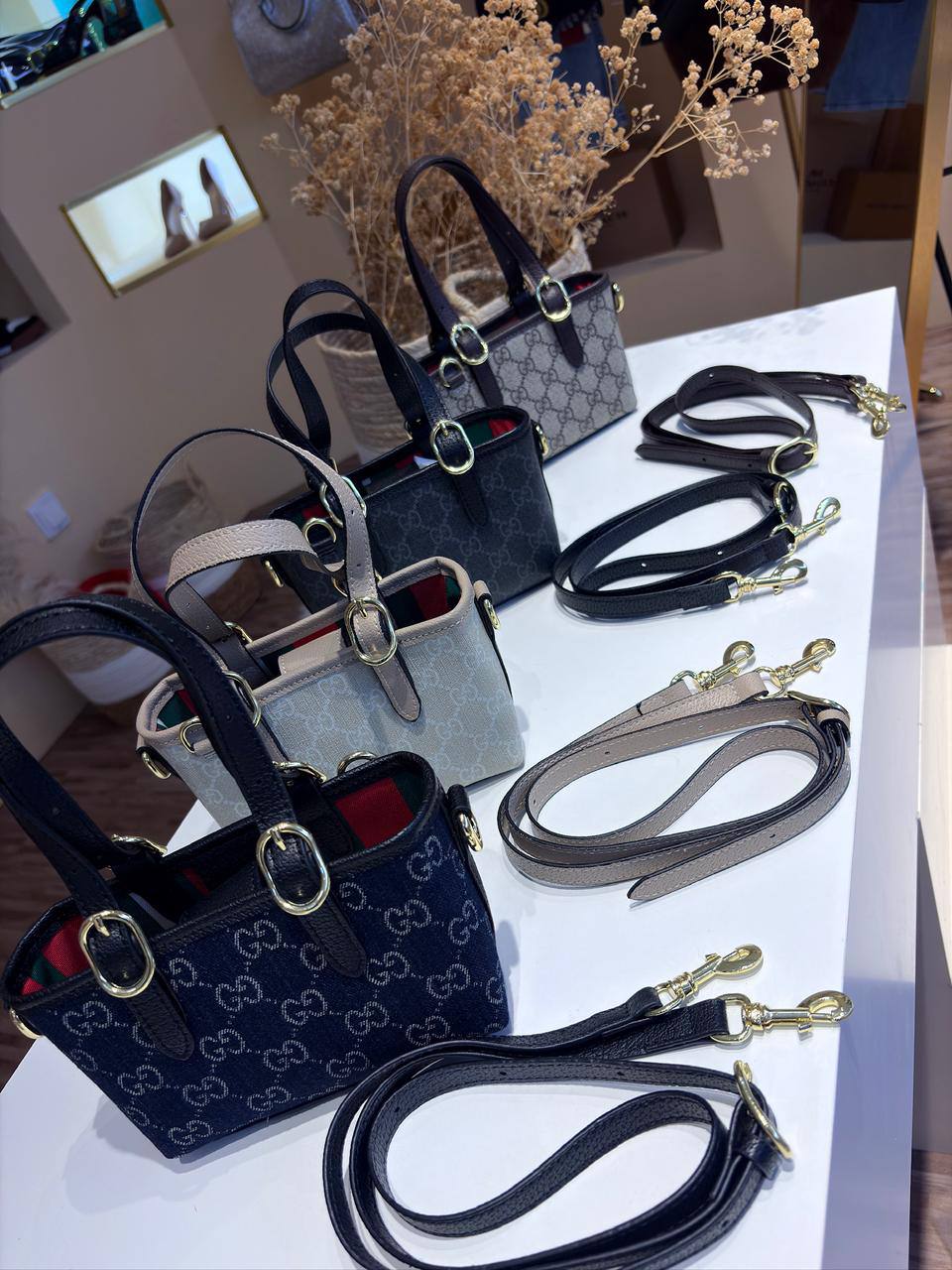 Gucci

100 dhs💓

Zain39
♥️♥️♥️