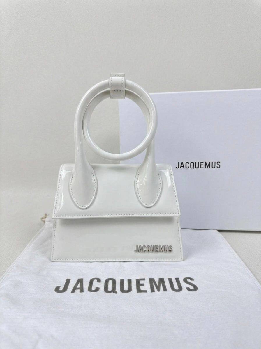 Jacquemus
High quality 

With box 
🎁🎁🎁

110 dhs🌺

Zain50
♥️♥️♥️