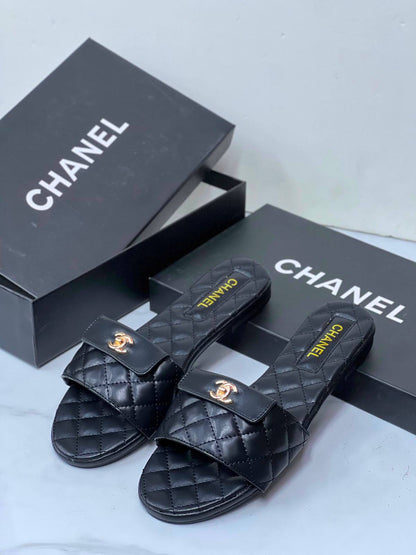CHANEL 
SIZE 36-41
100 dhs✅

Zain21
♥️♥️♥️