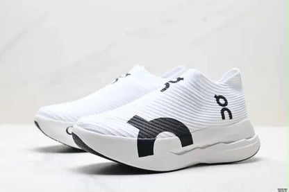 On Cloudboom strike white ⚪️
NEW ARRIVALS 🤩
40-45 AVAILABLE 😇
190 dhs🇦🇪🇦🇪

Zain242
♥️♥️♥️