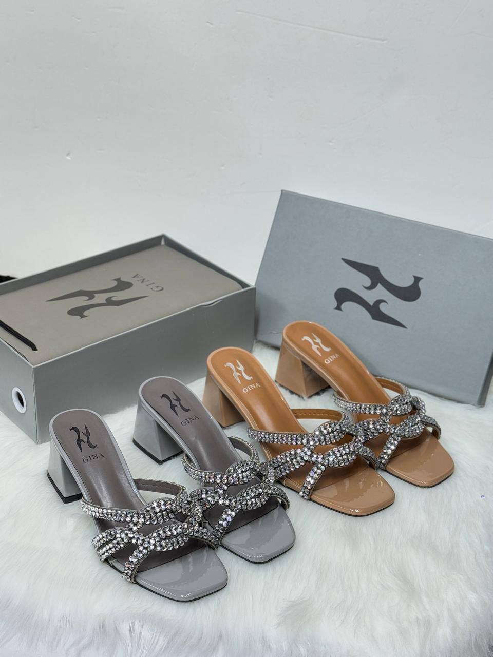 Gina 
💯high quality
110 dhs👑

Zain86
♥️♥️♥️