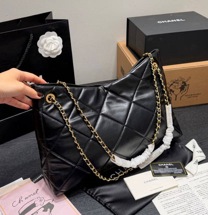 CHANEL 

NEW CAME 

GOOD QUALITY
115 dhs🇦🇪🇦🇪

Zain295
♥️♥️♥️