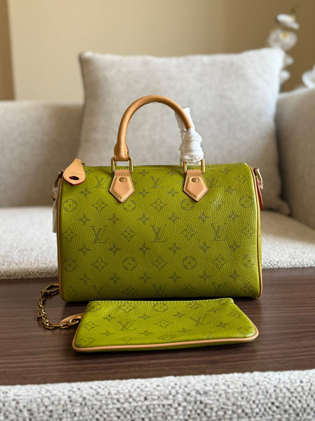LV

25cm

For Price 👇 WhatsApp✅
0568585901 
0507557372
0552275751 Owner Zain 👌

Zain246
♥️♥️♥️