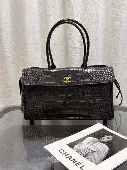 Chanel 🙋🏻‍♀️💕
Master✅✅
38cm🫶🏼🫶🏼 350 dhs🇦🇪🇦🇪

Zain297
♥️♥️♥️
