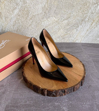 LOUBOUTIN 💎
SuperMaster Quality 💯
490 dhs✅
Size: 36 -41💥

Zain171
♥️♥️♥️