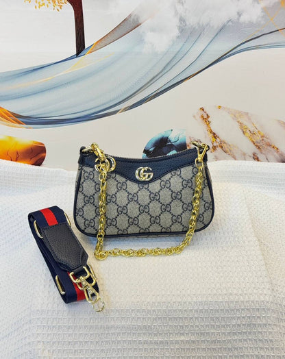 Gucci 
Best quality 

with box’s 
🎁🎁🎁

90 dhs✅
size 17 cm

Zain290
♥️♥️♥️
