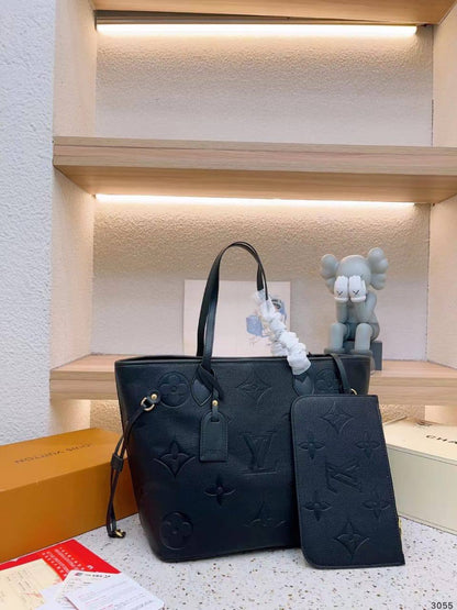 Lv 

Withbox

100 dhs🇦🇪🇦🇪

Zain235
♥️♥️♥️