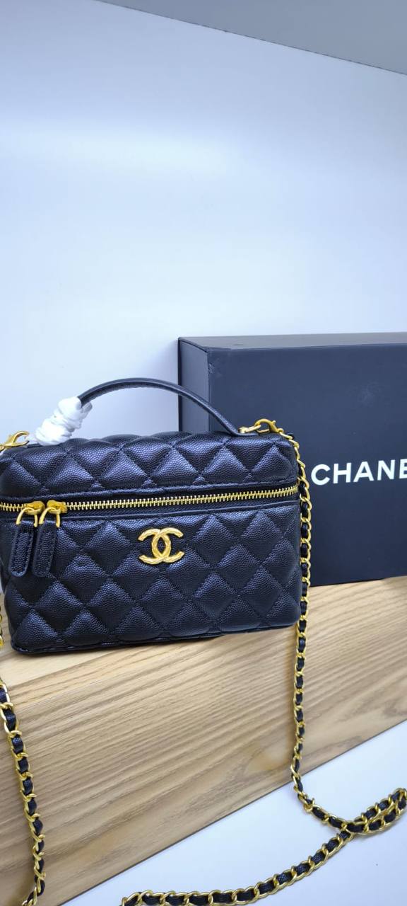 Chanel
100 dhs💓
with box

Zain203
♥️♥️♥️