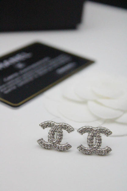 Accessories
55 dhs❤️

Zain122
♥️♥️♥️